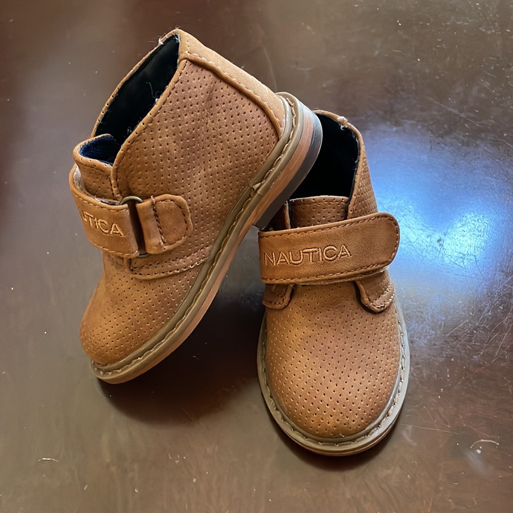 Náutica boy shoes size 6. New without tags!